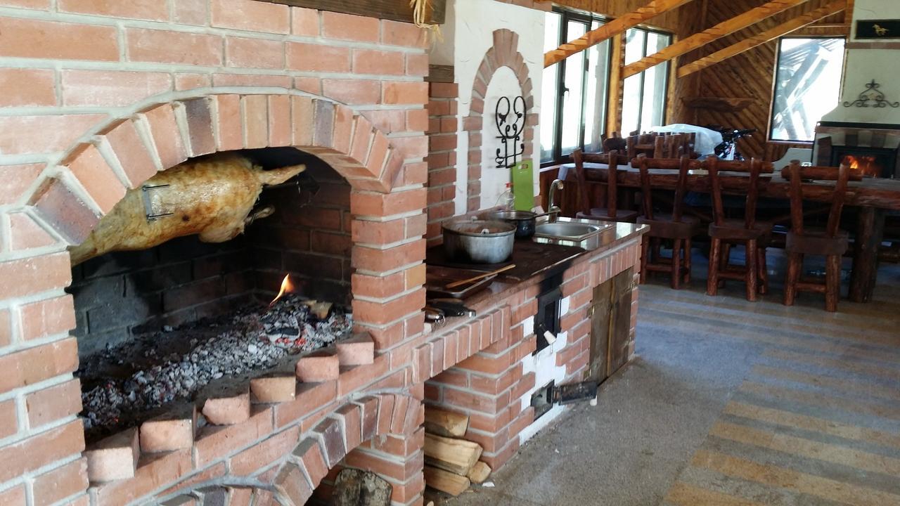 Cabana Barlogul Lupilor Villa Berevoesti Luaran gambar