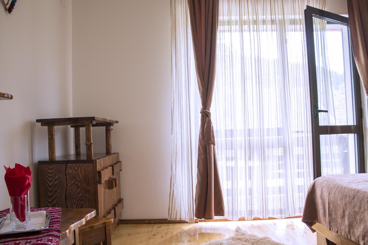 Cabana Barlogul Lupilor Villa Berevoesti Bilik gambar
