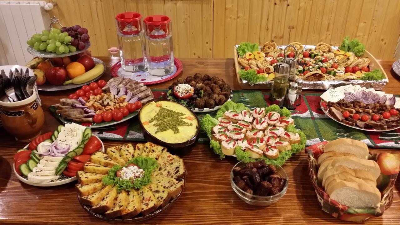 Cabana Barlogul Lupilor Villa Berevoesti Bilik gambar