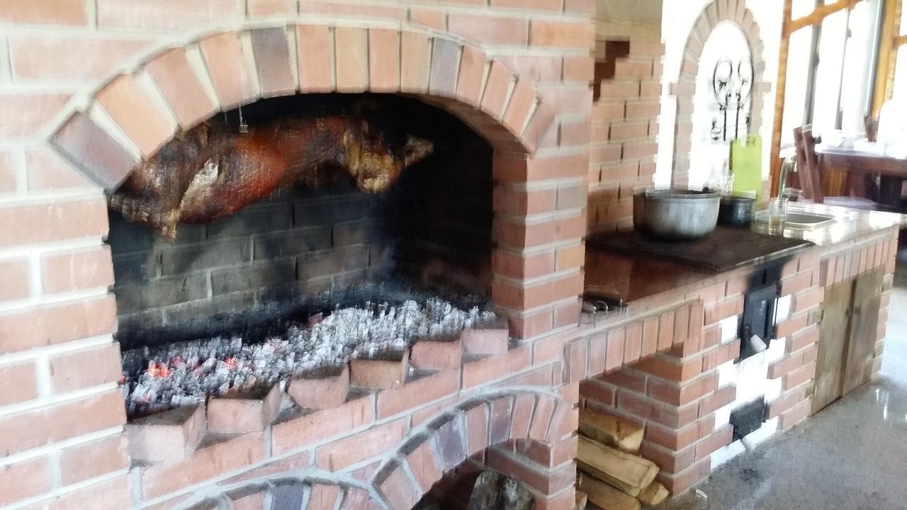Cabana Barlogul Lupilor Villa Berevoesti Luaran gambar
